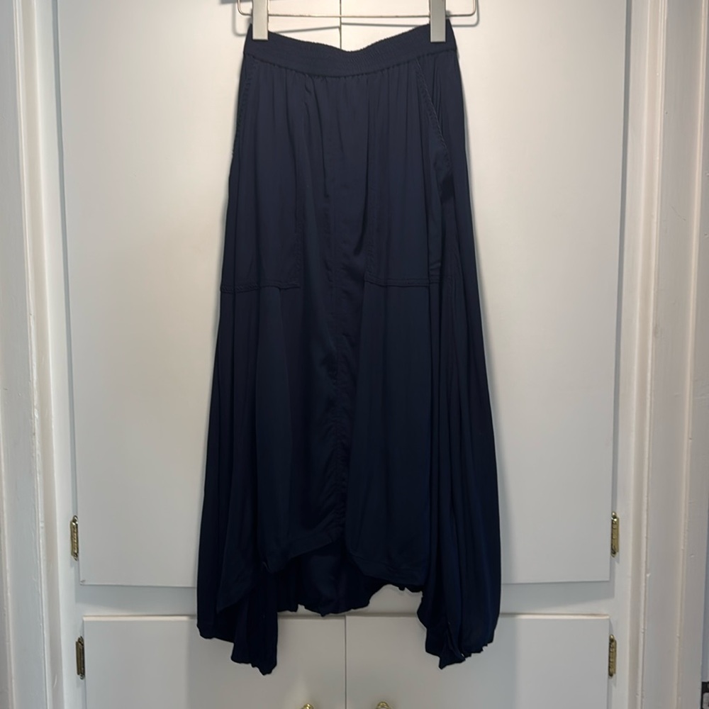Uniqlo midi skirt